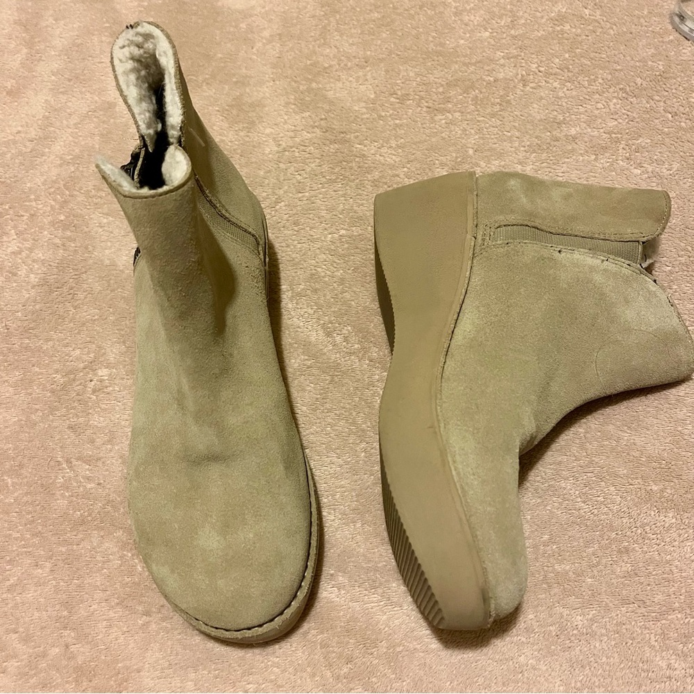 Kenneth Cole Reaction Tan Platform Bootie Size 7